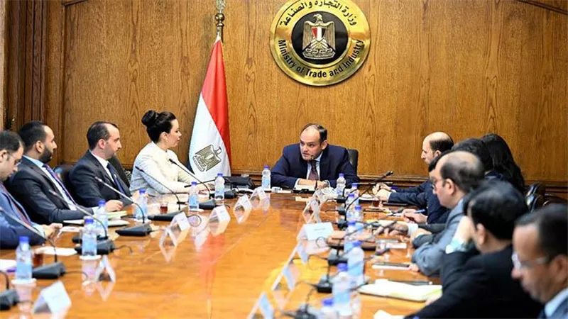 وفد «التنسيقية» يلتقي وزير التجارة لمناقشة إستراتيجية دعم المستثمرين