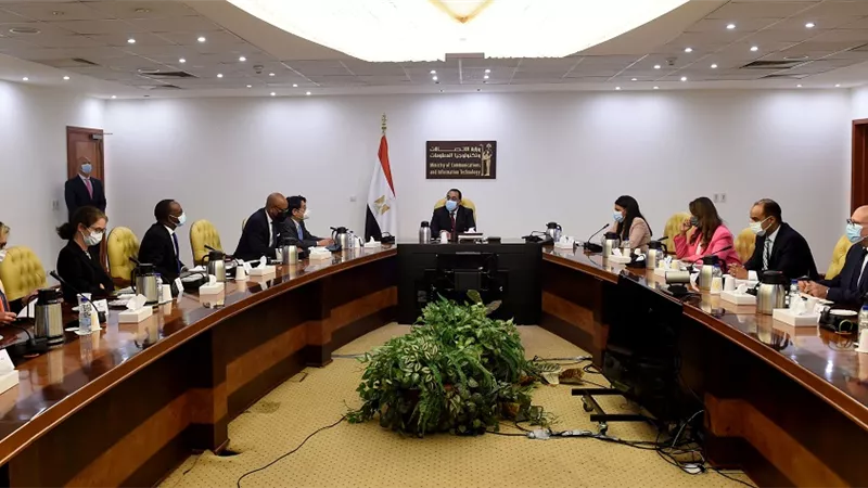 رئيس الوزراء يلتقي وفد البنك الدولي المشارك بمنتدى مصر للتعاون الدولي والتمويل الإنمائي