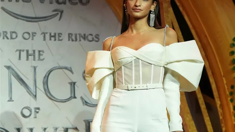 أميرة أديب تتألق في العرض الخاص لمسلسل The Lord of the Rings