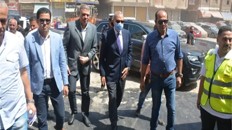 محافظ القليوبية يتفقد رصف 6 شوارع بمنطقتي أم بيومي ومنطي بشبرا الخيمة