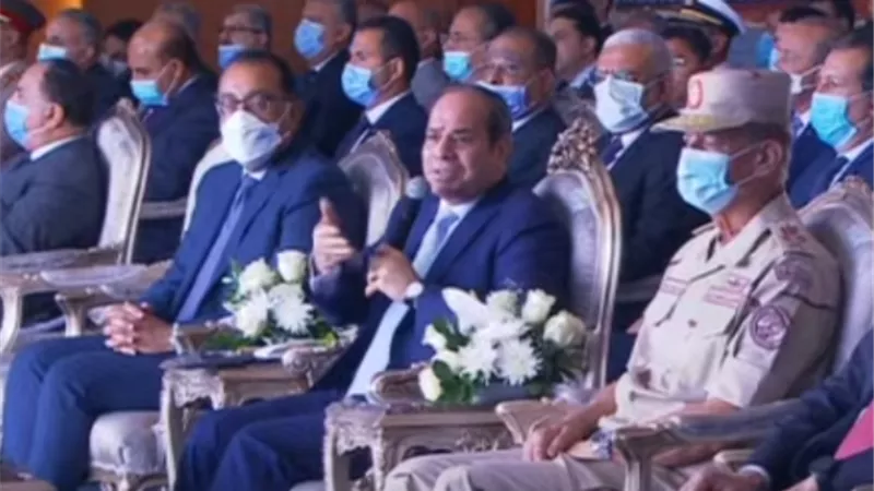 السيسى: اشقاؤنا فى الخليج ساعدونا خلال 18 شهرا بمشتقات البترول بدون مقابل