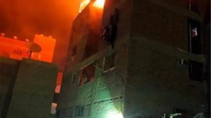 السيطرة على حريق اعلى سطح عقار ببولاق