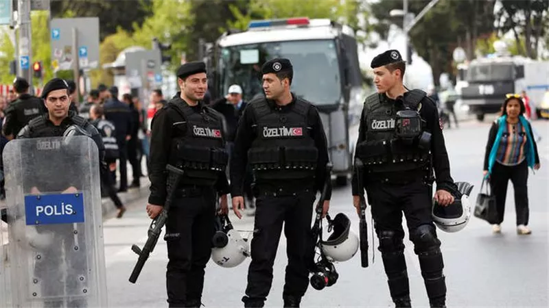 يخططون لعمل إرهابى.. السلطات التركية تعتقل 5 قياديين في 