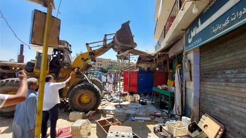 جهاز 6 أكتوبر ينفذ عدة حملات لمواجهة المخالفات والإشغالات .. صور