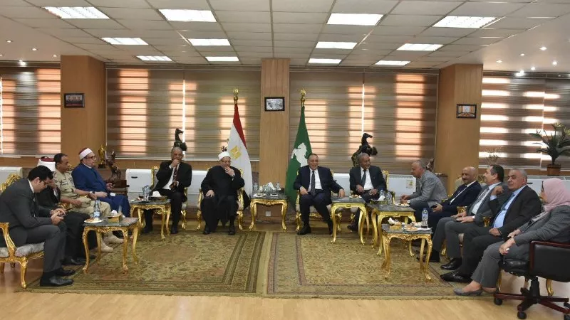 وزيرا التموين والري والمفتي يهنئون محافظ الشرقية بالعيد القومي ..صور
