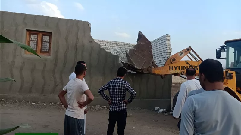 الجيزة تسترد 385 فدان من أملاك الدولة بالواحات البحرية..صور
