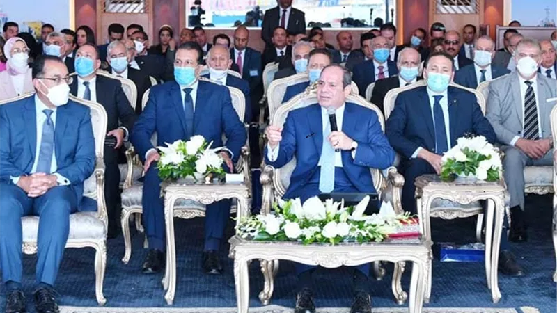 السيسي.. للمصريين: احذروا أكاذيب المشككين