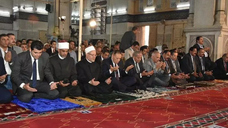 مصيلحى وسويلم وعلام يُؤدون صلاة الجمعة بمسجد الفتح في الزقازيق ..صور