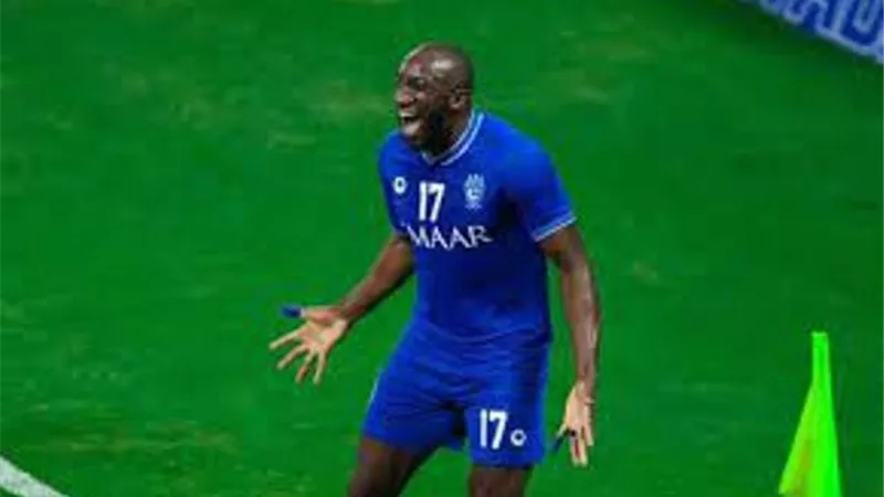 فيديو .. هدف محقق ضائع للهلال وعواد ينقذ الزمالك