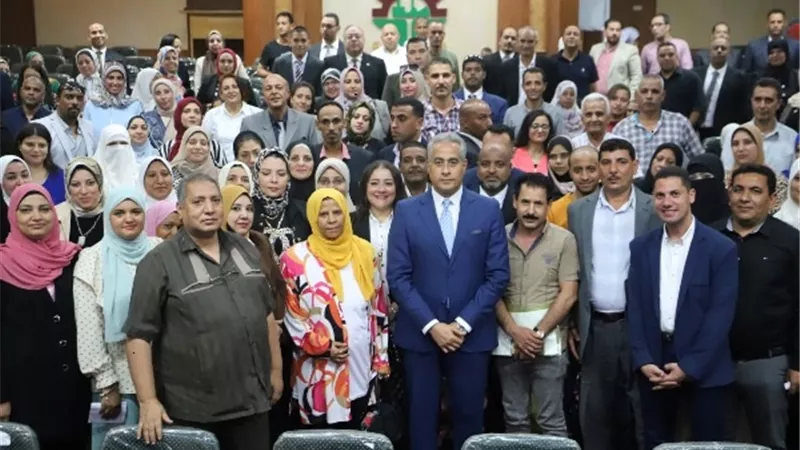 200 مفتشاً للعمل يؤدون اليمين القانونية أمام وزير القوى العاملة