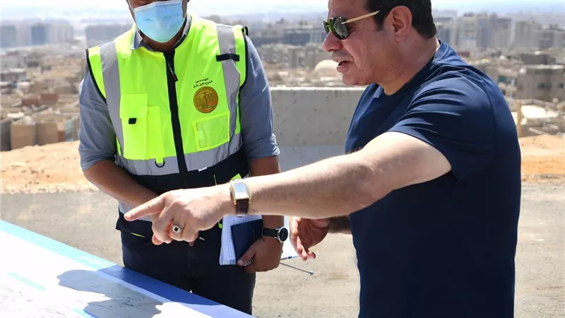 الرئيس السيسي يتفقد تطوير عدد من الطرق والمحاور بالقاهرة الكبرى