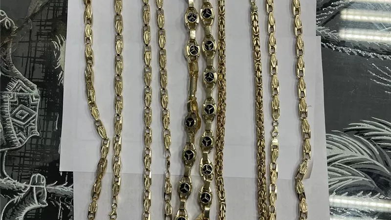 جمارك مطار الغردقه الدولى تضبط محاوله تهريب كمية من المشغولات الذهبية
