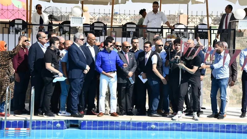 وزير الرياضة يفتتح حمام سباحة نصف أُوليمبي بمركز شباب زهراء المعادى