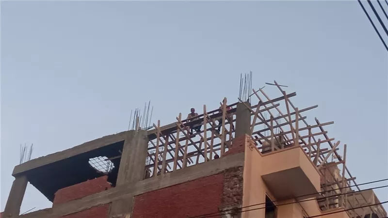 ايقاف بناء دور مخالف بالمنيا