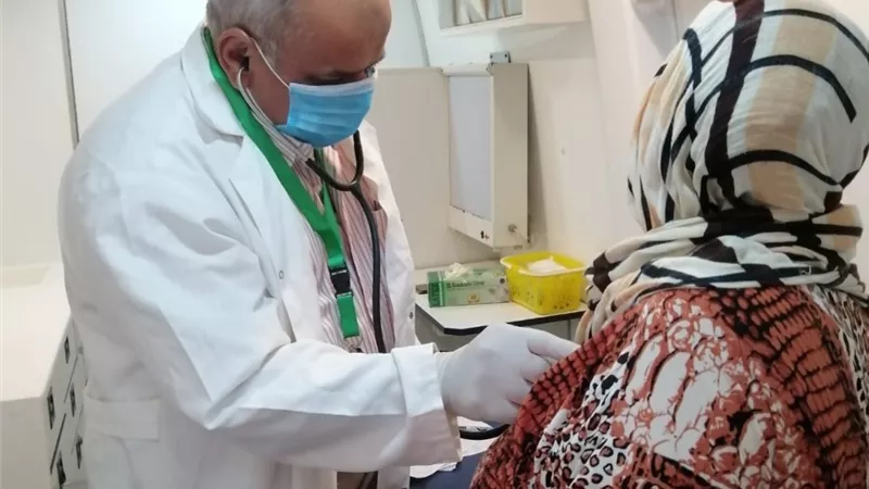 علاج ١١٧٣ مواطنا بالمجان في قافلة طبية بدمياط