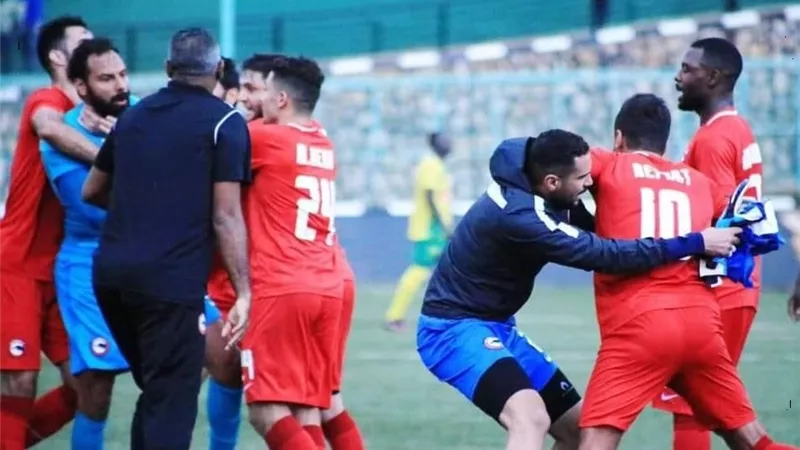 خناقة شوارع بين ثنائى فيوتشر بعد التعادل أمام بول الأوغندي.. فيديو