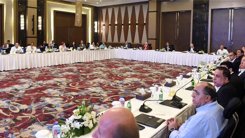 رئيس الوزراء للمستثمرين السياحيين: «لو لبن العصفور هييجي دعمًا لهذا القطاع هنجيبوا»
