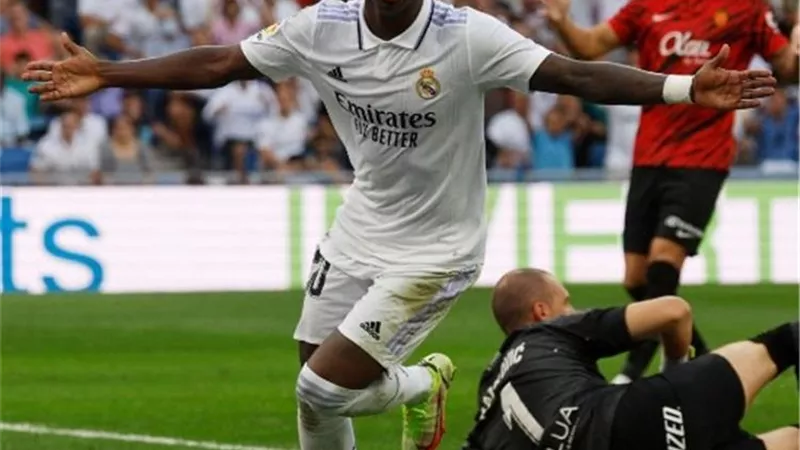 ريال مدريد يمطر مايوركا برباعية ويعتلى صدارة الدورى الإسبانى.. فيديو