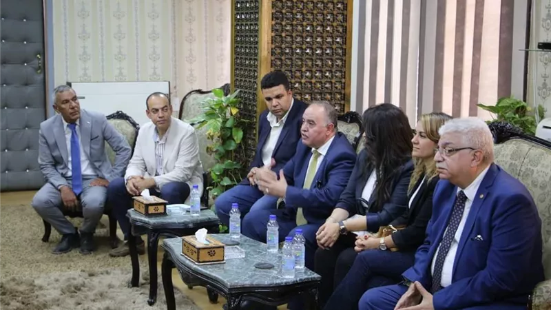 محافظ السويس يستقبل وفد غرفة الصناعات الهندسية وعدد من رجال الصناعة