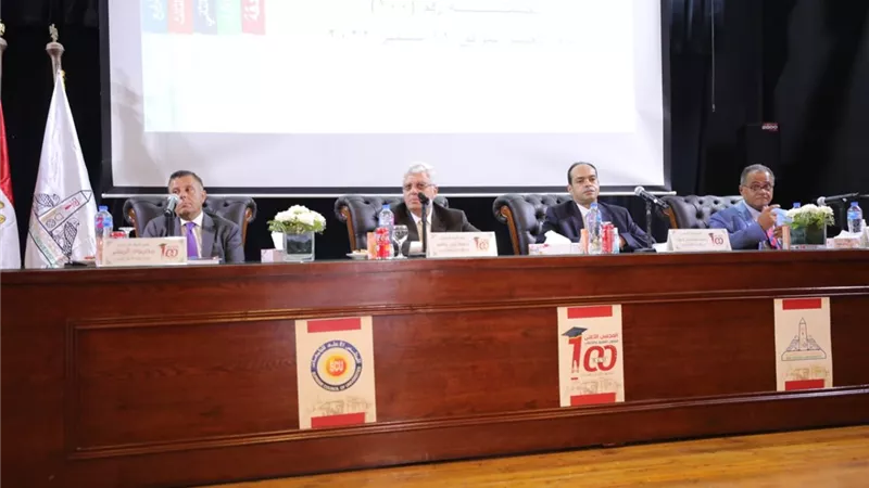 وزير التعليم العالي يوجه بضرورة استعداد الجامعات لبدء الدراسة
