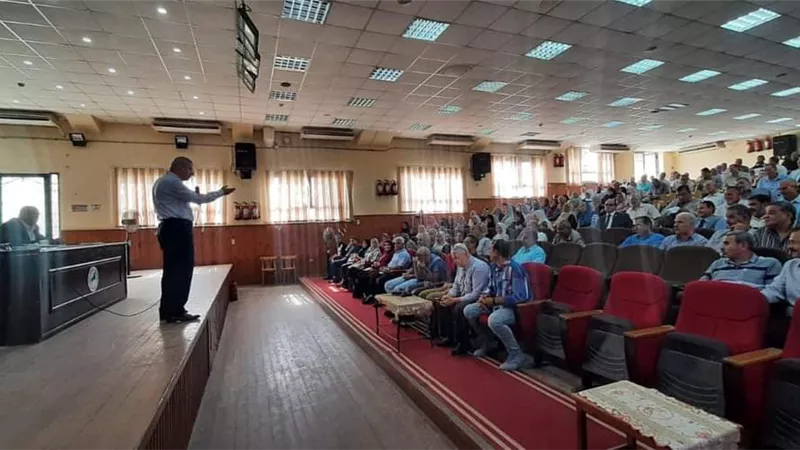 وكيل وزارة تعليم الشرقية يجتمع مع مديرى المدارس بادارتى غرب والقنايات