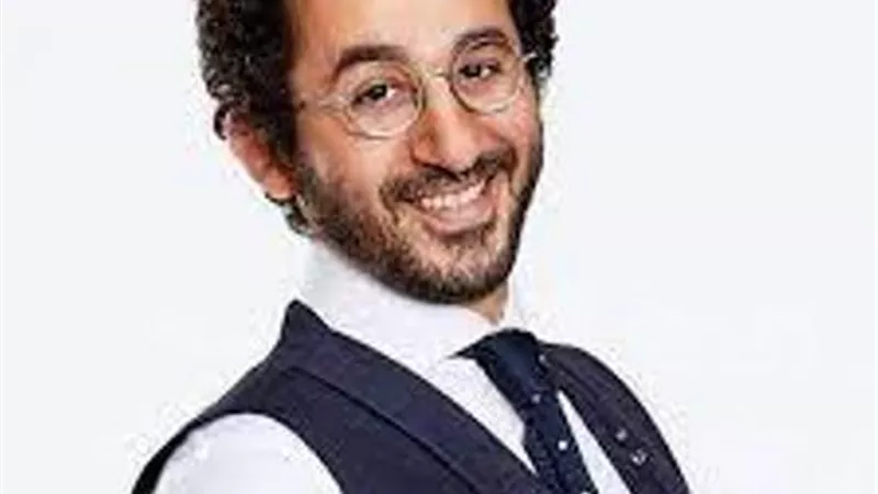 أحمد حلمى يعود لـ خشبة المسرح بعد غياب 20 عاما ..تفاصيل