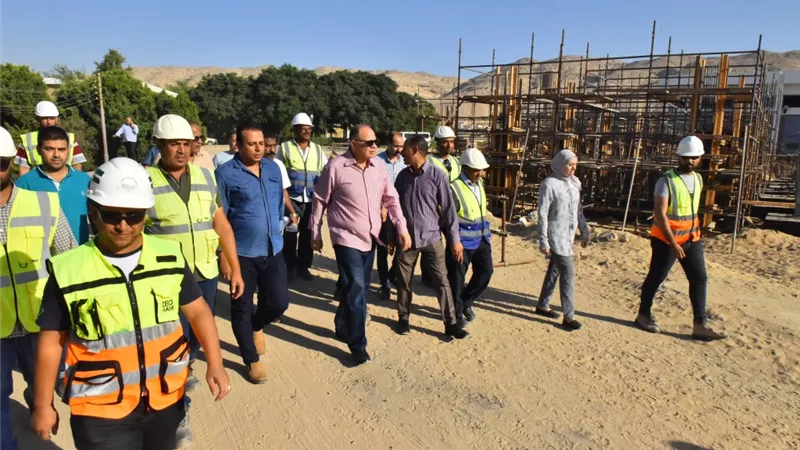 محافظ أسيوط يتفقد إحلال وتجديد محطة معالجة صرف صحي عرب المدابغ..صور