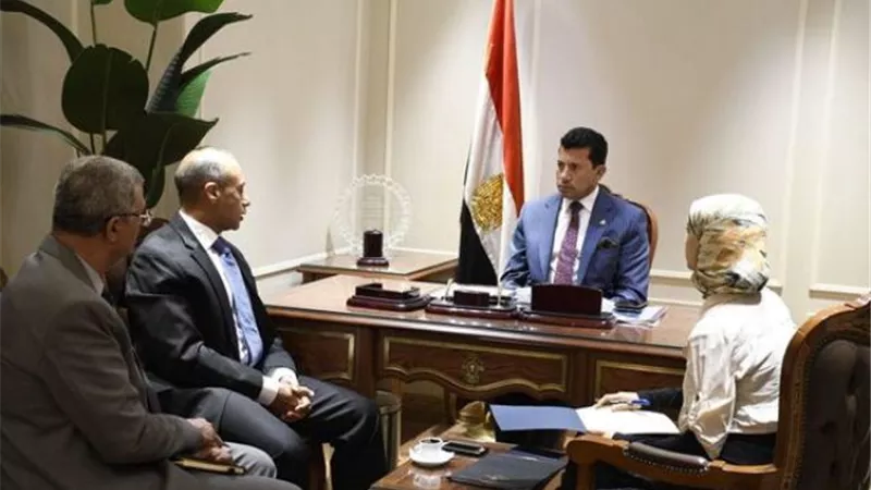 وزير الرياضة يستقبل سفير مصر لدى أوغندا قبل تسلم مهامه