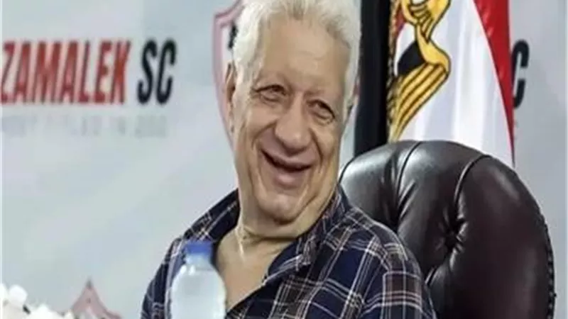 مرتضى منصور يهنىء فريق اليد بعد التتويج بكأس السوبر