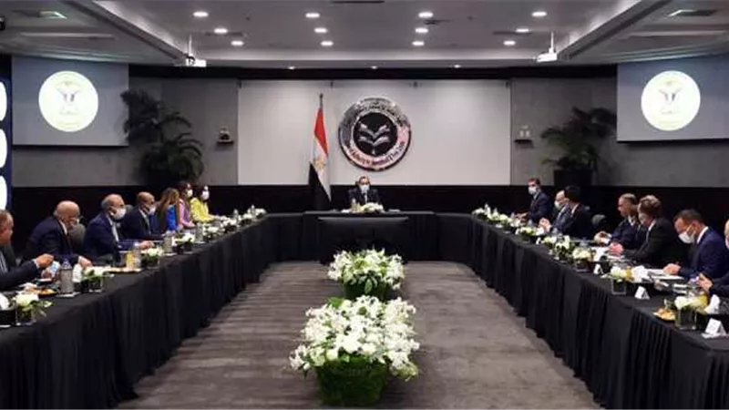 مدبولي: نحن على أتم الاستعداد لإصدار التراخيص بصورة فورية للمستثمرين