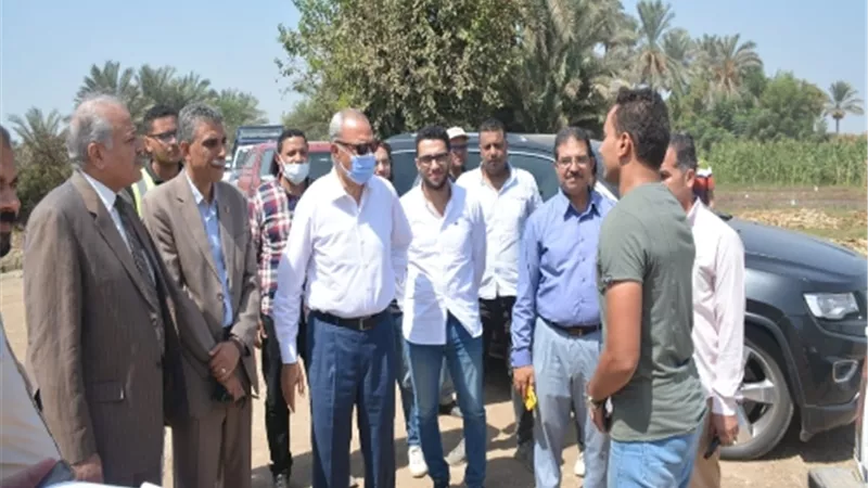 الهجان يتابع مشروعات 
