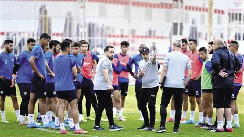 مران الزمالك.. فيريرا يعقد جلسة تحفيزية للاعبين