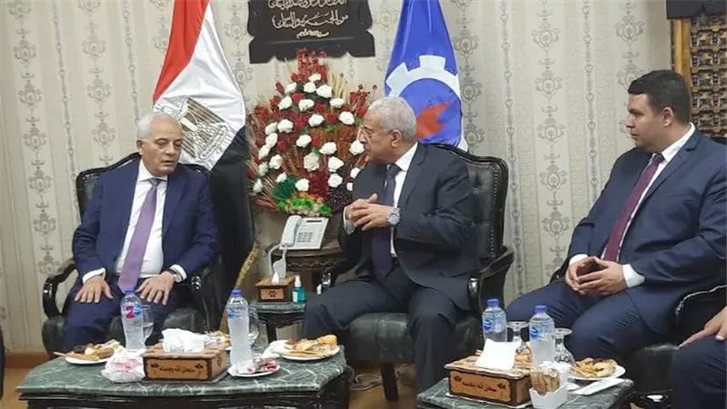 وصول وزير التربية والتعليم السويس لافتتاح عددا من المدارس بعد التطوير