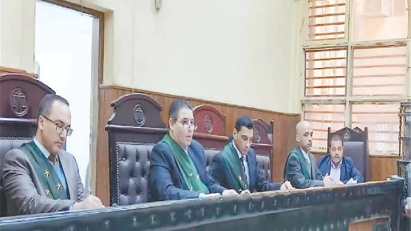 لعب عيال.. وبضربة ساطور الدم سال