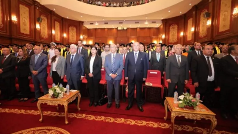 أيمن عاشور يشهد تخريج دفعة جديدة بمعهد الهندسة بأكاديمية الشروق