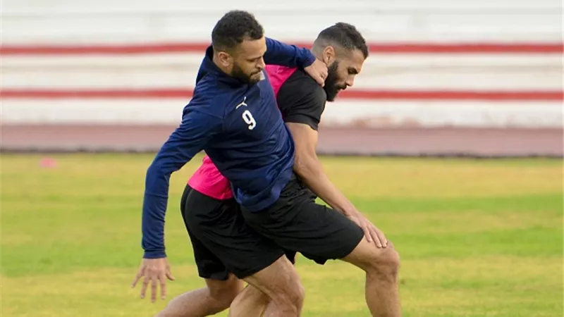 كواليس رحيل مهاجم الزمالك وانتقاله للمصرى البورسعيدى