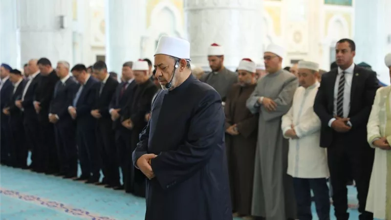 الطيب يؤم الوفود الإسلامية المشاركة في مؤتمر زعماء الأديان