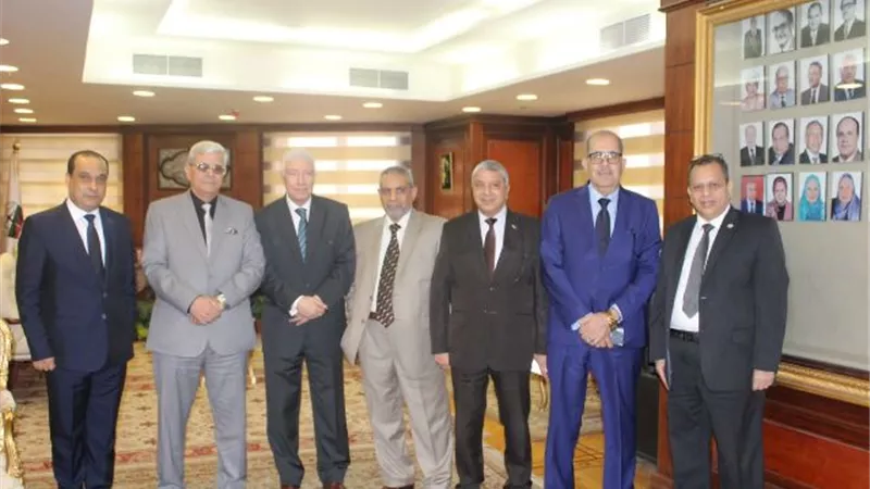 رئيس هيئة النيابة الإدارية يستقبل رئيس هيئة قضايا الدولة بمقر الهيئة