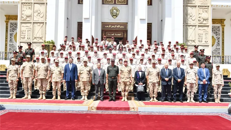 القوات المسلحة تنظم زيارة لوزير المالية بالكلية الحربية