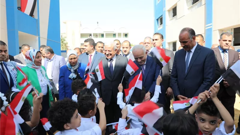 وزير التعليم ومحافظ السويس يفتتحان عدد من المشروعات التعليمية بالمحافظ