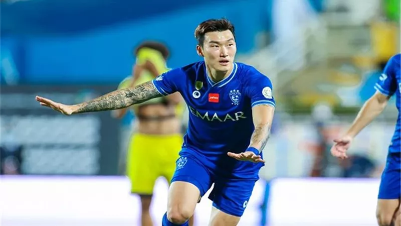الهلال السعودى يدرس الدفع باللاعب الكوري فى مباراة الوحدة
