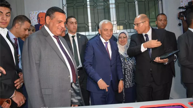 وزيرا التربية و التعليم والتنمية ومحافظ السويس يفتتحون مدارس مصر