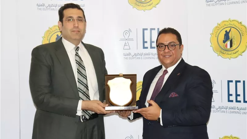بروتوكول بين معهد إعداد القادة والجامعة المصرية للتعلم الالكتروني