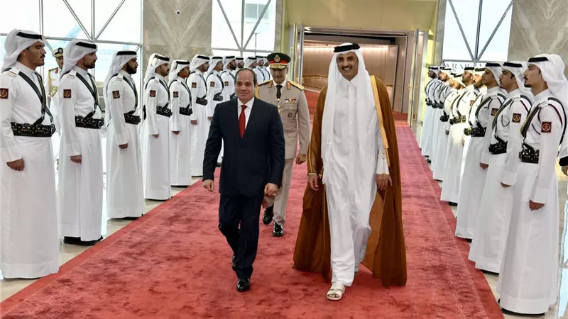 دبلوماسيون يؤكدون أهمية زيارة الرئيس السيسي لقطر