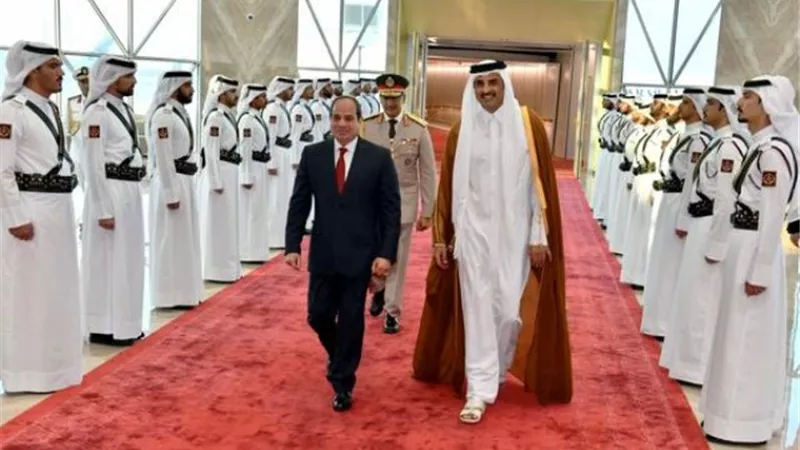 الرئيس السيسي يلتقي أمير دولة قطر بالديوان الأميري