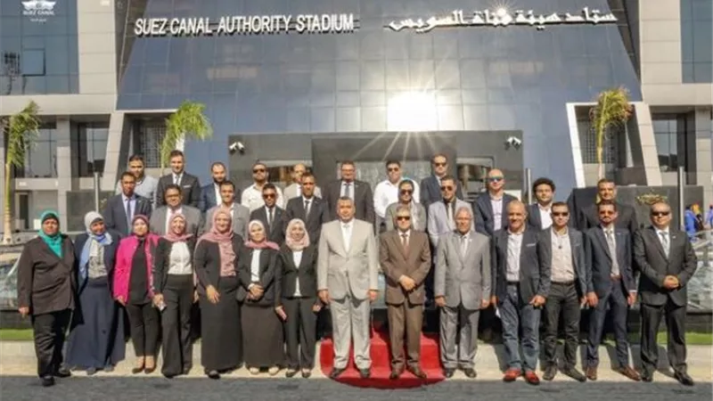 الفريق ربيع يكرم العاملين المشاركين في افتتاح القرية الأوليمبية