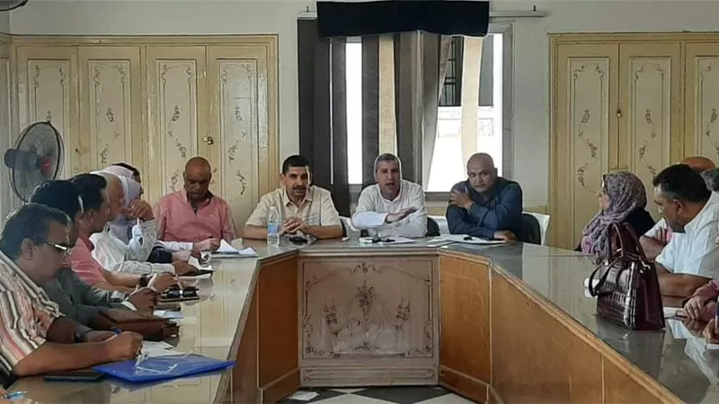 وكيل تعليم الشرقية يجتمع مع مديري ادارتي شرق وغرب الزقازيق