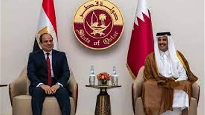 السيسى يعقد مباحثات منفردة مع الأمير تميم فى الدوحة