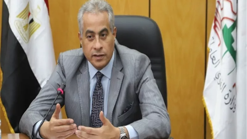 وزير القوى العاملة يوجه بسرعة صرف 