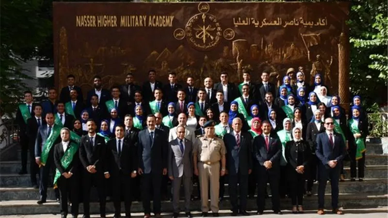 نائب رئيس جامعة القناة يشهد ختام دورة 